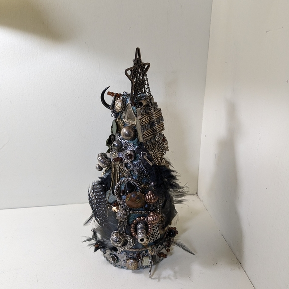 Steampunk. Costume Jewelry beaded tree.   handmade custom gift decor statement - Picture 4 of 4